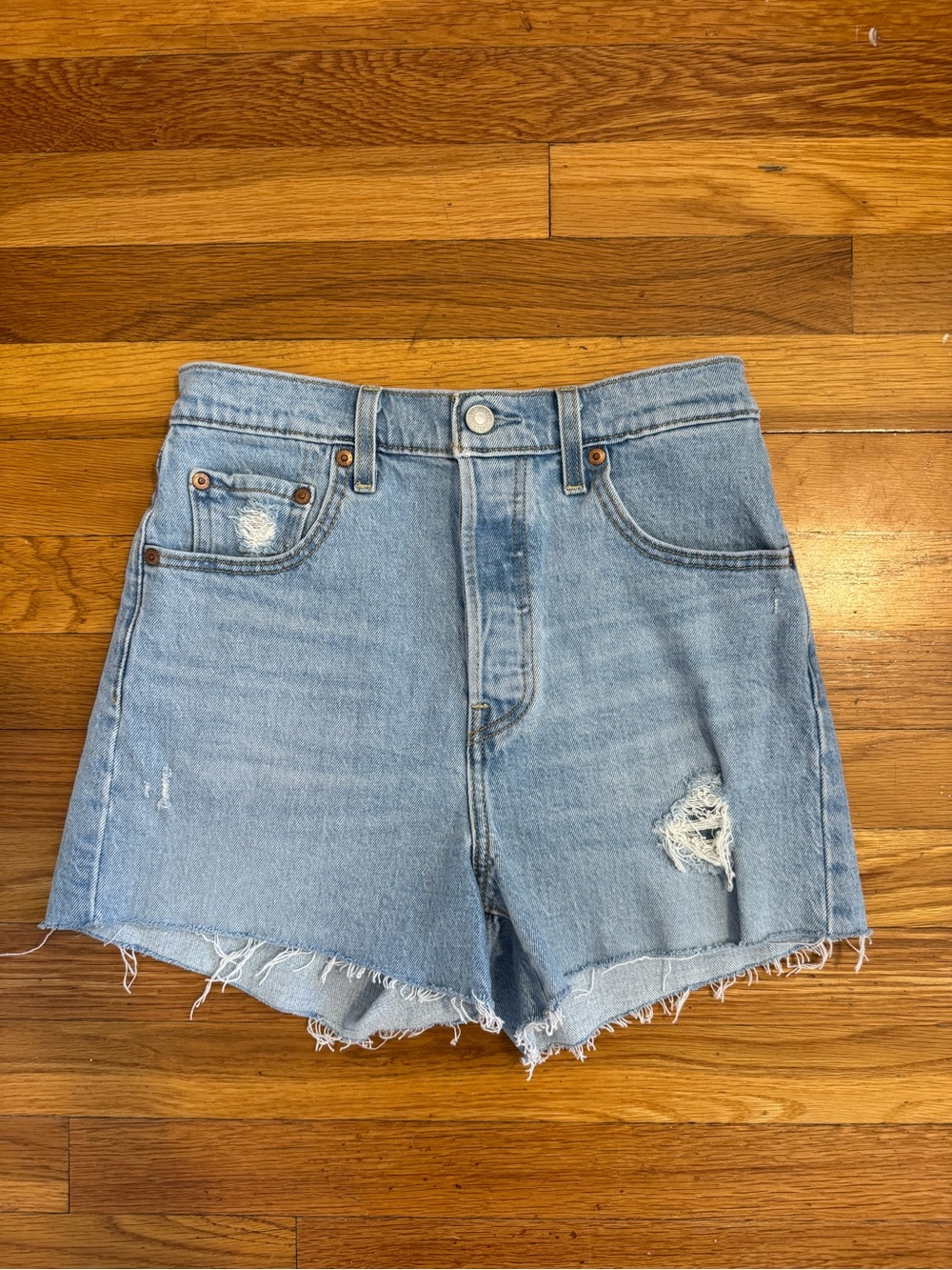Levi’s Ribcage Shorts Size 26- Light Blue